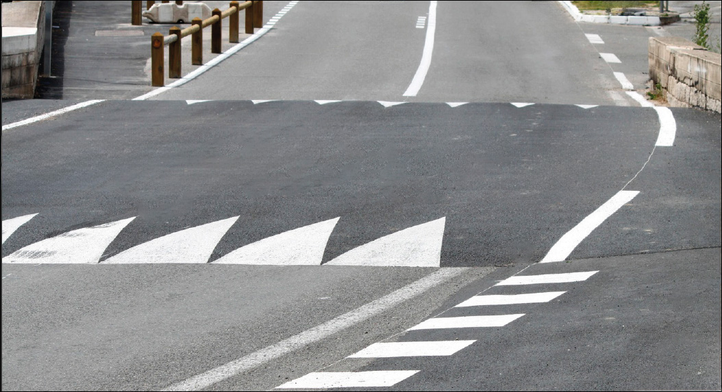 photo d'un ralentisseur non conforme